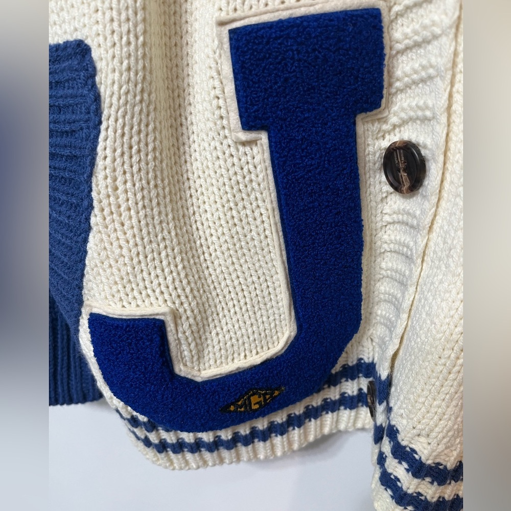 Le Lis letterman sweater, athletic patches and removable pin - Picture 6 of 7